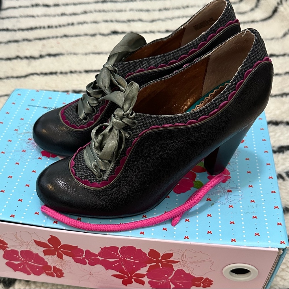 Poetic Licence London Backlash Heels size 6